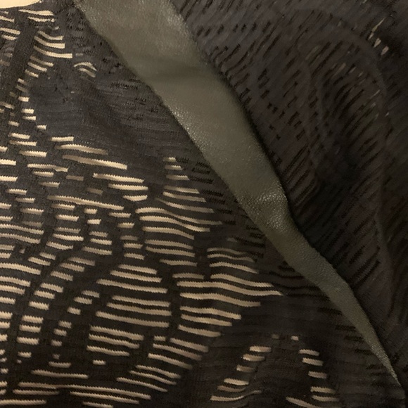 La Pina Black Crop Top - Picture 2 of 3